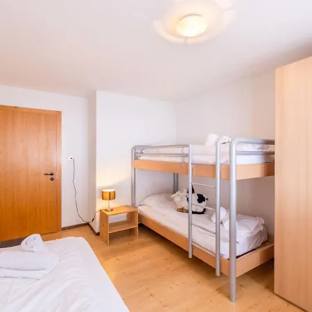 Cerisiers Hrez Apartment *