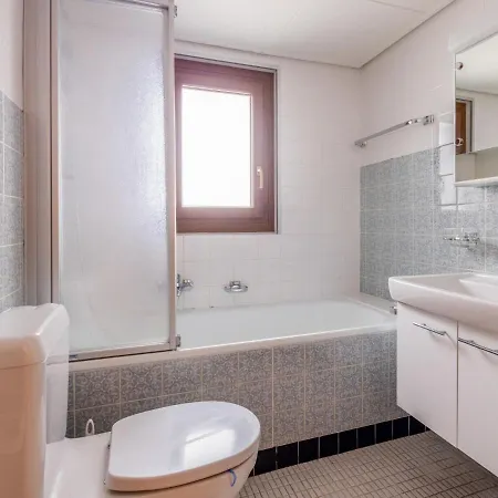 Cerisiers Hrez Apartment